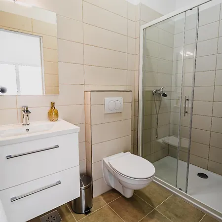 Motel Comfort Obrezje By Highway, Free Covered Parking *